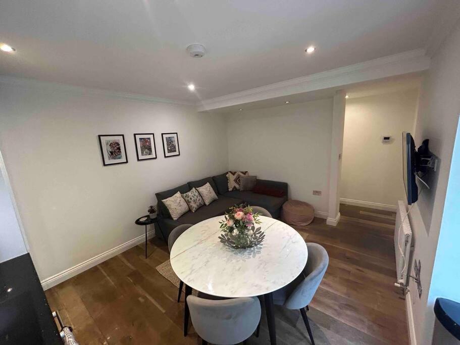 Appartamento Portobello 2-bed Londra